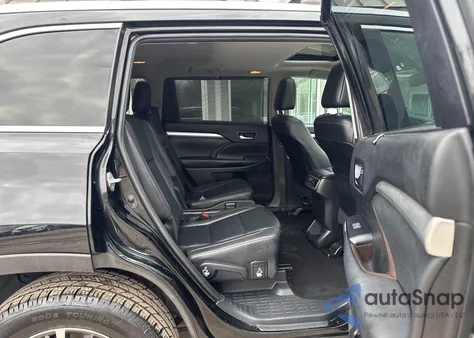 2019 Toyota Highlander Xle z USA, uszkodzony, nr VIN 5TDJZRFH8KS950263